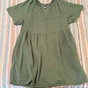 Old Navy Green Short Sleeve Dress